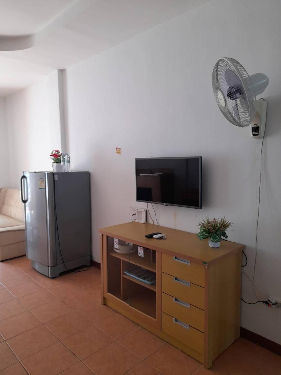 Apartamento White House By Sorot ตึกขาวโดยโสรฬ Jomtien Exterior foto