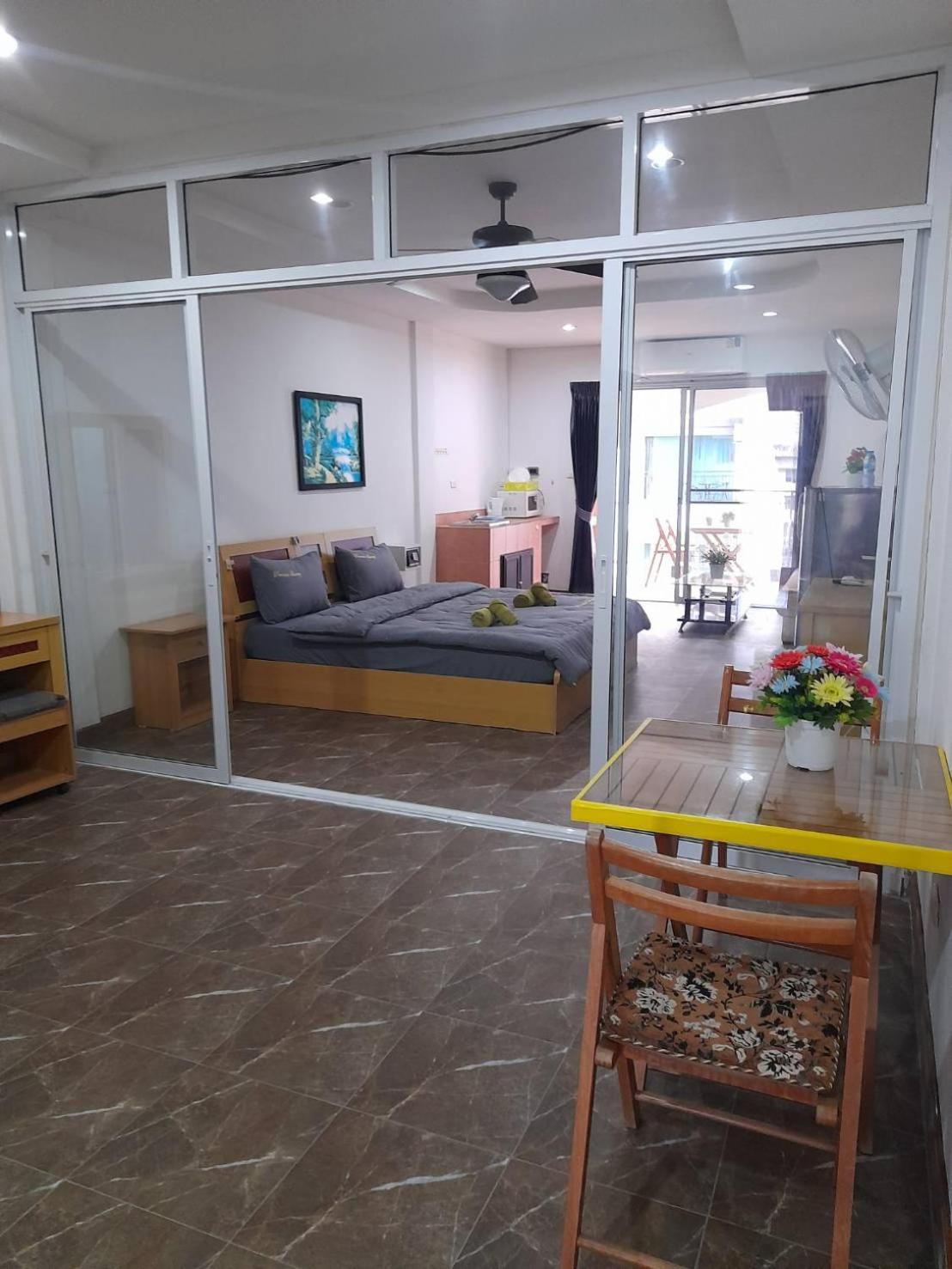 Apartamento White House By Sorot ตึกขาวโดยโสรฬ Jomtien Exterior foto