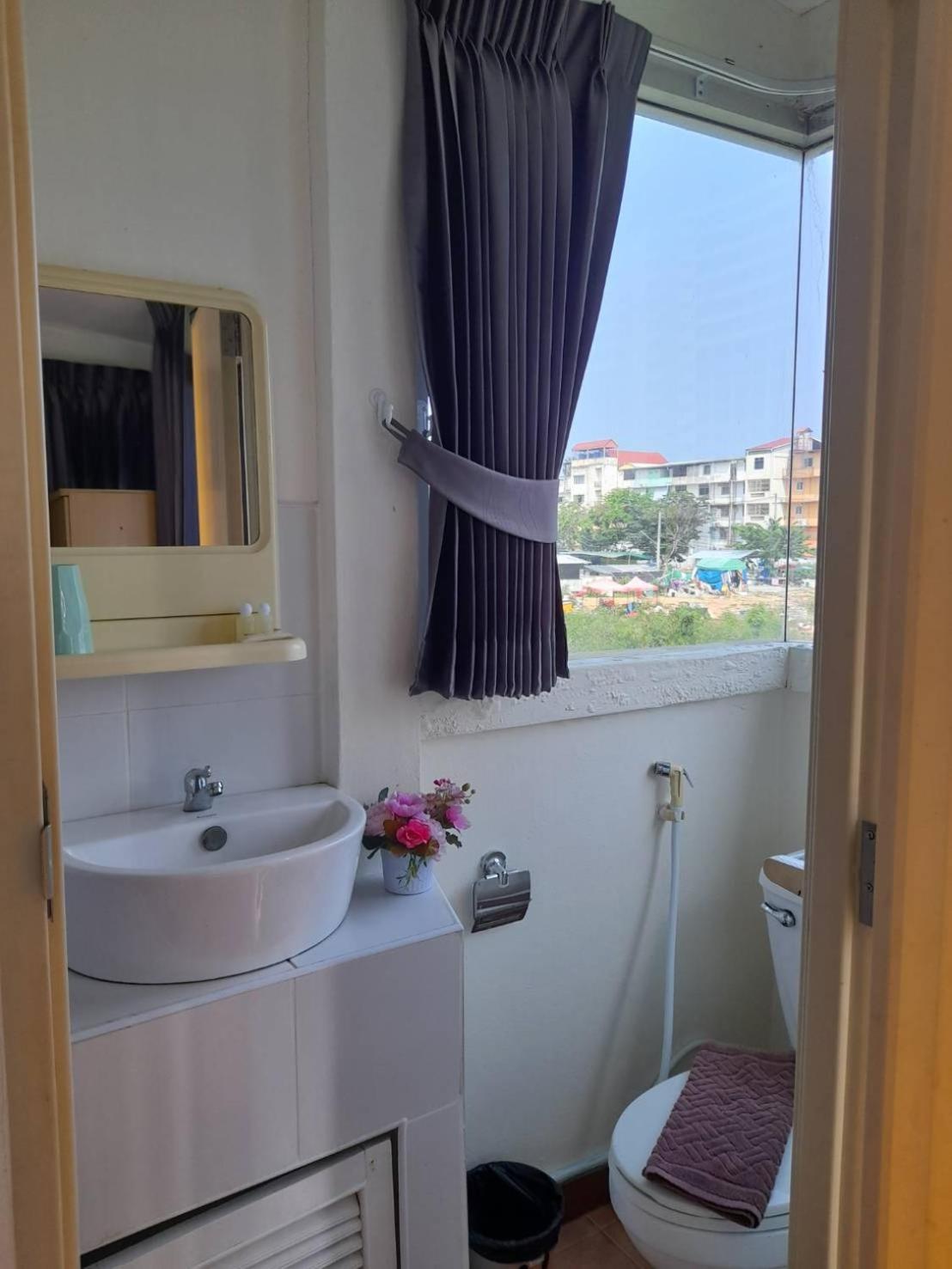 Apartamento White House By Sorot ตึกขาวโดยโสรฬ Jomtien Exterior foto