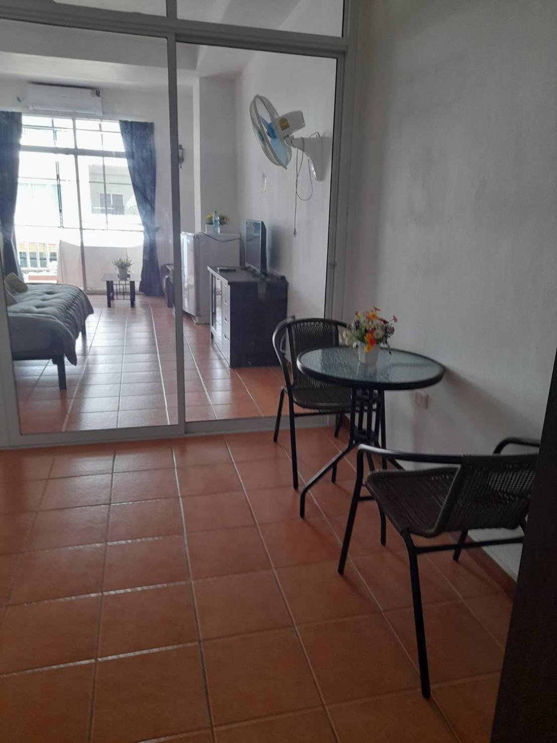 Apartamento White House By Sorot ตึกขาวโดยโสรฬ Jomtien Exterior foto